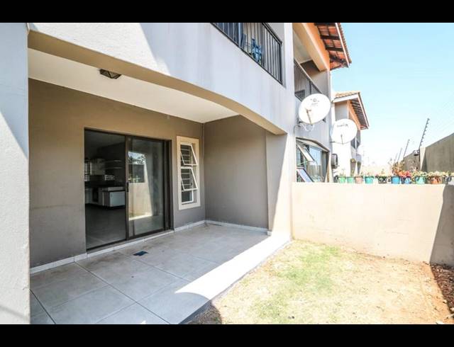 1 BEDROOM TOWNHOUSE FOR SALE IN BRENTHURST